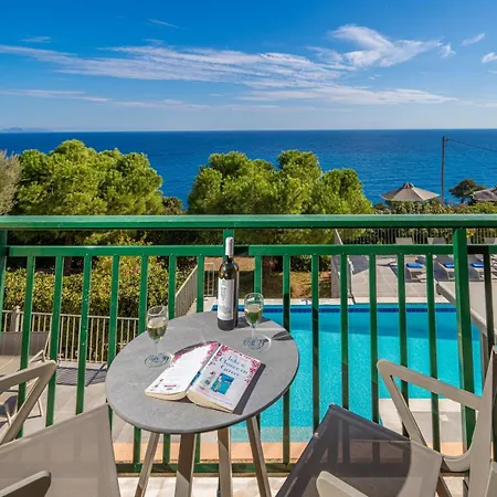 Vila Niki With Swimming Pool