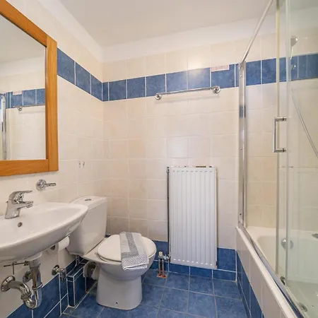 Niki With Swimming Pool Vila *