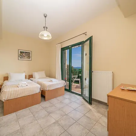 Niki With Swimming Pool Vila