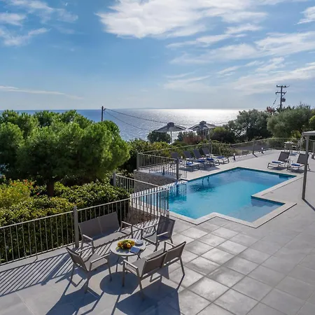 Niki With Swimming Pool Annináta